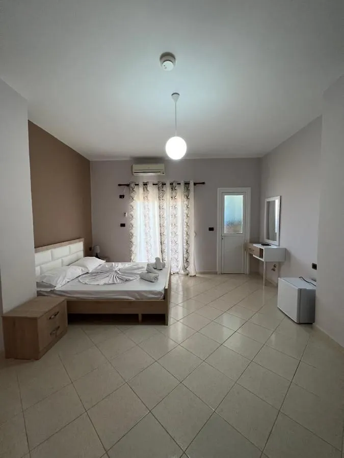 Hotel Elita 사밀 0*,